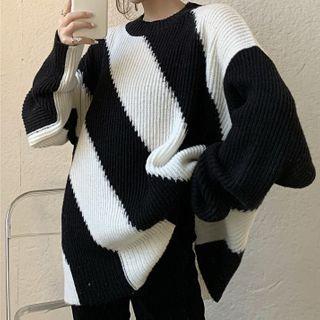 Two Tone Sweater / Boot-cut Pants