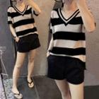 Striped Shirt-sleeve Knit Top / Shorts / Set