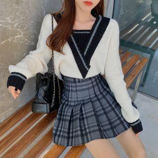 Two-tone Sweater / Plaid Pleated Mini A-line Skirt