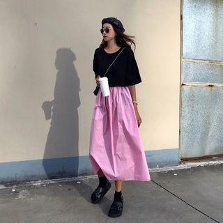 Print Short-sleeve T-shirt / Plain Skirt