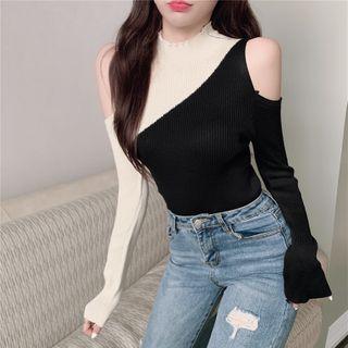 Two-tone Mock-turtleneck Cold-shoulder Knit Top