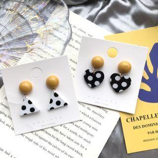 Dotted Geometric Dangle Earring