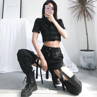 Short-sleeve Buckled Open-collar Crop Top