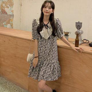 Short-sleeve Print Tie-neck A-line Dress Black & White - One Size
