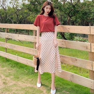 Short-sleeve T-shirt / Polka Dot A-line Midi Skirt