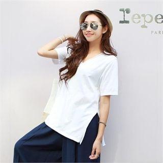 V-neck Short-sleeve Slit-side T-shirt