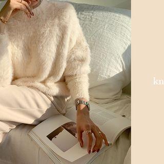Crewneck Furry Sweater Cream - One Size