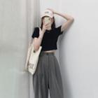 Short-sleeve T-shirt / Crop Harem Pants