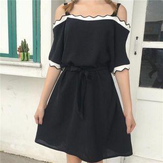 Cutout Shoulder Elbow Sleeve Scalloped-trim Midi Dress