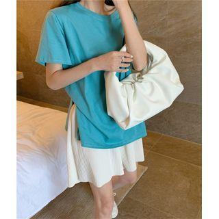 Plain Short-sleeve T-shirt / Accordion Pleated Straight-cut Shorts