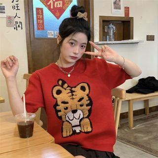 Short-sleeve Tiger Graphic Knit Top