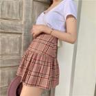 V-neck Short-sleeve T-shirt / High-waist Plaid Mini A-line Skirt