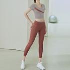 Short-sleeve Two-tone Crop Sports T-shirt / Yoga Pants / Set
