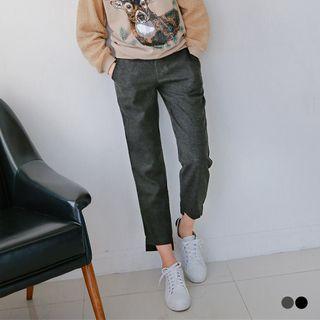 Square Notched Woolen Capri Trousers