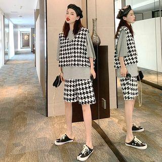 Set Of 3: Houndstooth Sleeveless Top + Shorts + Plain Loose-fit Short-sleeve T-shirt