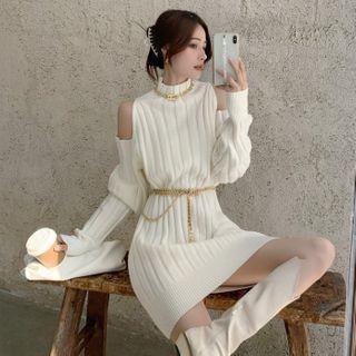 Cold-shoulder Sweater / Chain Belt
