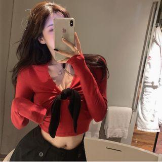 Long-sleeve Tie-front V-neck Crop Top