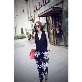 Sleeveless V-neck Chiffon Top