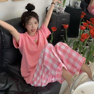 Heart Cutout T-shirt / Gingham Wide Leg Pants