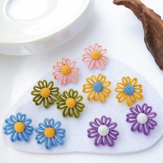 Flocking Daisy Flower Earring