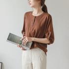 Round-neck Tab-sleeve Henley