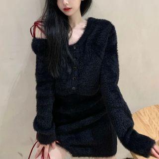 Fluffy Cardigan / Pencil Skirt