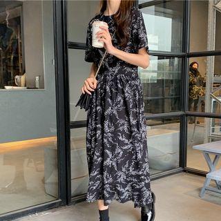 Floral Short-sleeve Midi A-line Dress Black - One Size