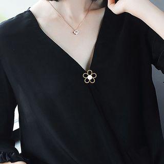 Faux Pearl Flower Brooch 596 - Cut-out - Flower - One Size