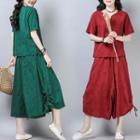 Set: V-neck Short-sleeve T-shirt + Cropped Wide-leg Pants