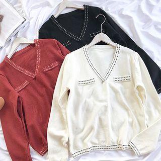 Contrast Stitching V-neck Sweater