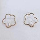 Flower Faux Pearl Stud Earring 1 Pair - As Shown In Figure - One Size