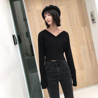 V-neck Crop Knit Top