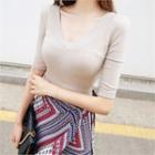 V-neck Elbow-sleeve Slim-fit T-shirt