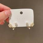 Tulip Faux Pearl Alloy Earring F226 - 1 Pair - White & Gold - One Size