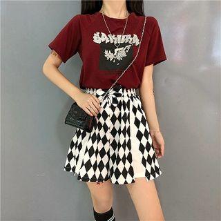 Picture Printed Short-sleeve T-shirt / Color-block Argyle High-waist Shorts