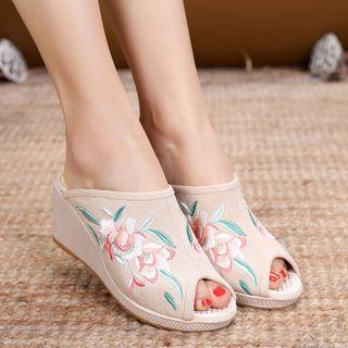 Embroidered Peep-toe Wedge Heel Slide Sandals