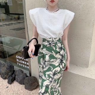 Padded-shoulder T-shirt / Floral Midi Pencil Skirt