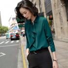 Ruffle Blouse / Cropped Straight-fit Pants