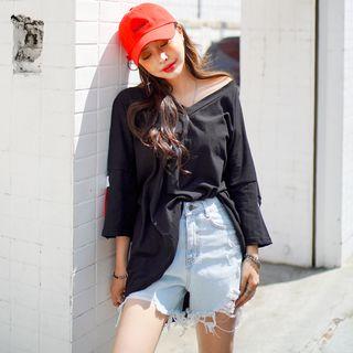 V-neck Lettering-patch Oversized T-shirt