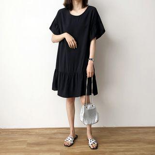 Plain Short-sleeve Shift Dress Black - One Size