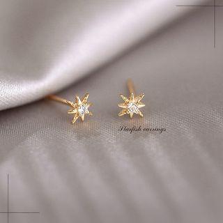 Star Rhinestone Stud Earring