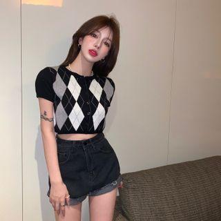 Short-sleeve Argyle Knit Top / Denim Hot Pants