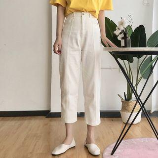 Short-sleeve V-neck T-shirt / Cropped Pants