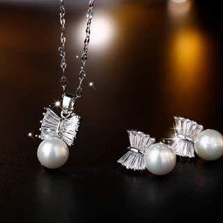 Set: Beaded Pendant + Studs