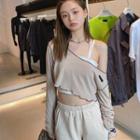 Long Sleeve Contrast Trim Cropped T-shirt / Striped Sweatpants