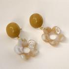 Flower Drop Earring 1 Pair - B-599 - Amber & White & Brown - One Size