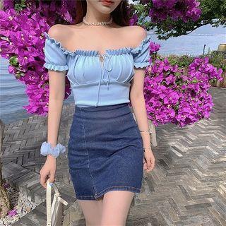 Ruffled Off-shoulder Top / Denim Slit Skirt