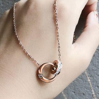 Rhinestone Interlocking Hoop Pendant Necklace Ring - One Size