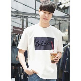 Lettering-embossed Contrast-panel T-shirt