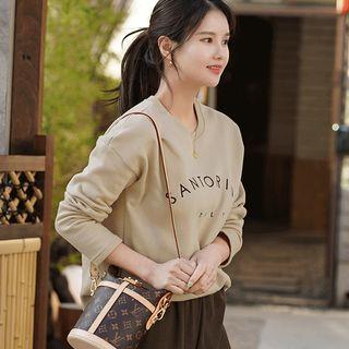 Letter-embroidered Napped T-shirt